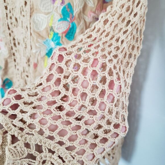 V Cristina Crocheted Embroidered Long Sleeve Boho Top - Picture 3 of 5